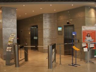 Аренда офиса 38.2 м2 в бизнес-центре, метро Нарвская