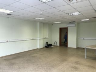 Аренда офиса 92.6 м2 в бизнес-центре, метро Кировский Завод