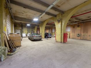 Аренда торгового помещения 888.4 м²