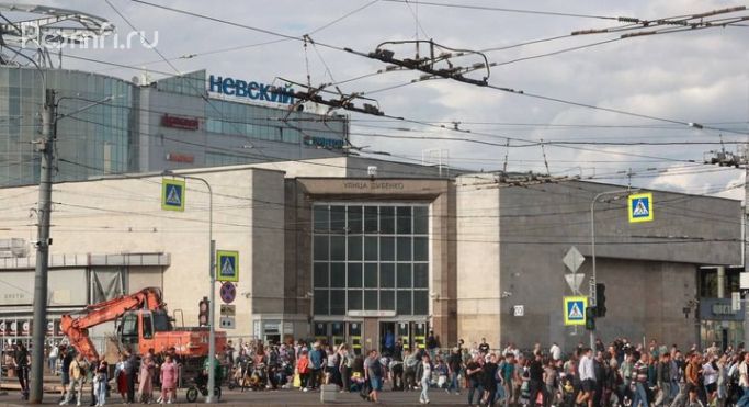 Аренда торгового помещения 5.7 м², улица Дыбенко - фото 1