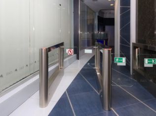 Аренда офиса 50.3 м2 в бизнес-центре, метро Обводный Канал