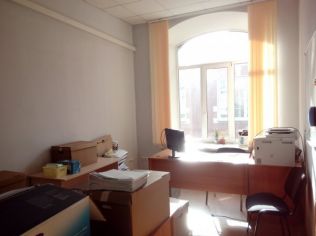 Аренда офиса 33.7 м2 в бизнес-центре, метро Звенигородская