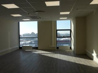 Аренда офиса 57.7 м2 в бизнес-центре, метро Бухарестская