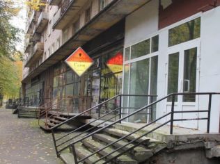 Аренда торгового помещения 320 м2 в жилом доме, метро Площадь Мужества