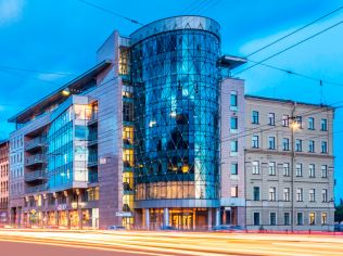 Аренда торгового помещения 203 м2 в бизнес-центре, метро Спортивная