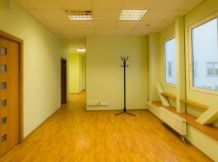 Аренда офиса 45 м2 в бизнес-центре, метро Новочеркасская