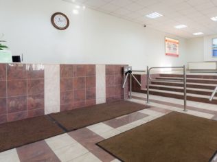 Аренда офиса 53.3 м2 в бизнес-центре, метро Кировский Завод