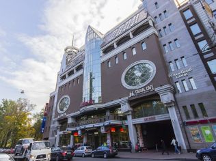 Аренда помещения свободного назначения 150 м2, метро Петроградская