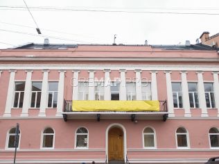 Аренда офиса 56.9 м2 в бизнес-центре, метро Василеостровская