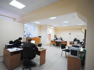 Аренда помещения свободного назначения 185.7 м2 в бизнес-центре, метро Лесная