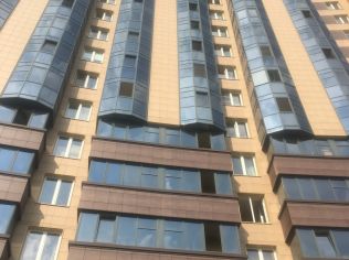 Аренда помещения свободного назначения 99.2 м2 в многофункциональном комплексе, метро Старая Деревня