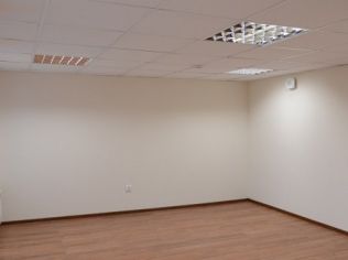 Аренда помещения свободного назначения 550 м2 в бизнес-центре, метро Новочеркасская