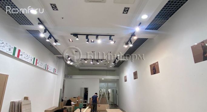 Аренда торгового помещения 105.5 м², улица Савушкина - фото 1