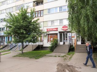Аренда торгового помещения 27.2 м2 в жилом доме, метро Озерки