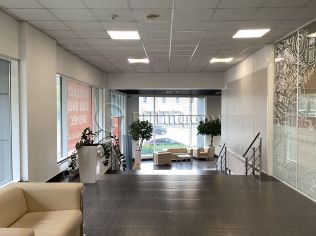 Аренда помещения свободного назначения 700 м²