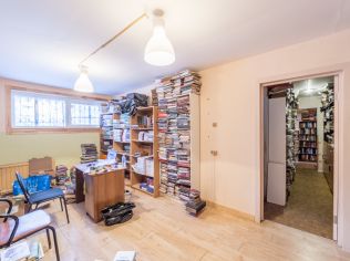 Продажа помещения свободного назначения 72 м2 в жилом доме, метро Новочеркасская