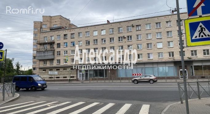 Аренда торгового помещения 594 м², Среднеохтинский проспект - фото 1