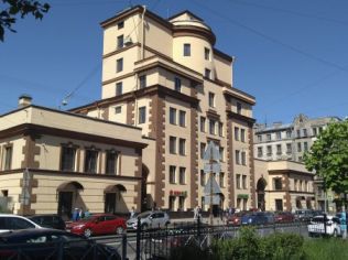 Аренда помещения свободного назначения 297.1 м2 в бизнес-центре, метро Петроградская