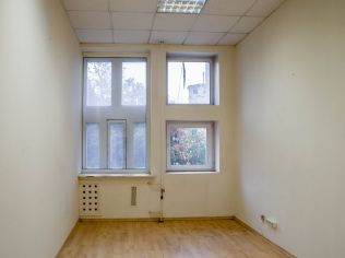 Аренда офиса 16.2 м2 в многофункциональном комплексе, метро Петроградская