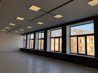 Аренда офиса 109.4 м2 в бизнес-центре, метро Нарвская