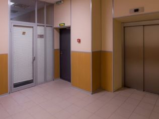 Аренда офиса 470.5 м2 в бизнес-центре, метро Новочеркасская