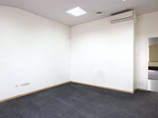 Аренда офиса 700 м2 в бизнес-центре, метро Нарвская
