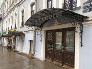 Аренда помещения свободного назначения 518 м2 в многофункциональном комплексе, метро Чернышевская