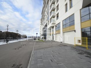 Продажа торгового помещения 526 м²