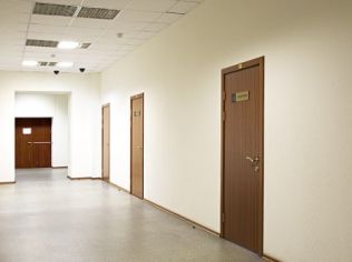 Аренда офиса 74.4 м2 в бизнес-центре, метро Кировский Завод