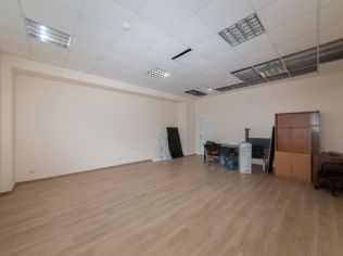 Аренда офиса 47.4 м2 в бизнес-центре, метро Нарвская