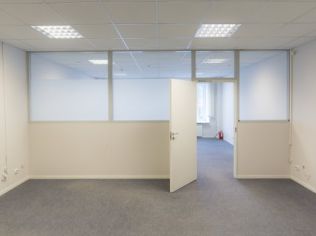 Аренда офиса 57 м2 в бизнес-центре, метро Чкаловская