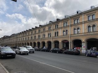 Продажа помещения свободного назначения 585.3 м2 в жилом доме, метро Гостиный Двор