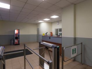 Аренда офиса 28.2 м2 в бизнес-центре, метро Академическая