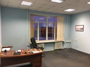 Аренда офиса 69.7 м2 в бизнес-центре, метро Нарвская