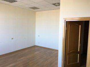 Аренда офиса 50.6 м2 в бизнес-центре, метро Нарвская
