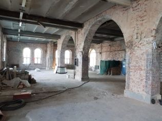 Аренда торгового помещения 477 м2 в бизнес-центре, метро Площадь Ленина