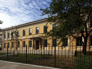 Аренда офиса 50 м2 в бизнес-центре, метро Маяковская