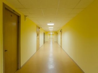 Аренда офиса 65 м2 в бизнес-центре, метро Московская