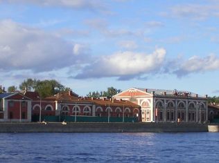 Аренда производственного помещения 1385.8 м2 в многофункциональном комплексе, метро Площадь Ленина